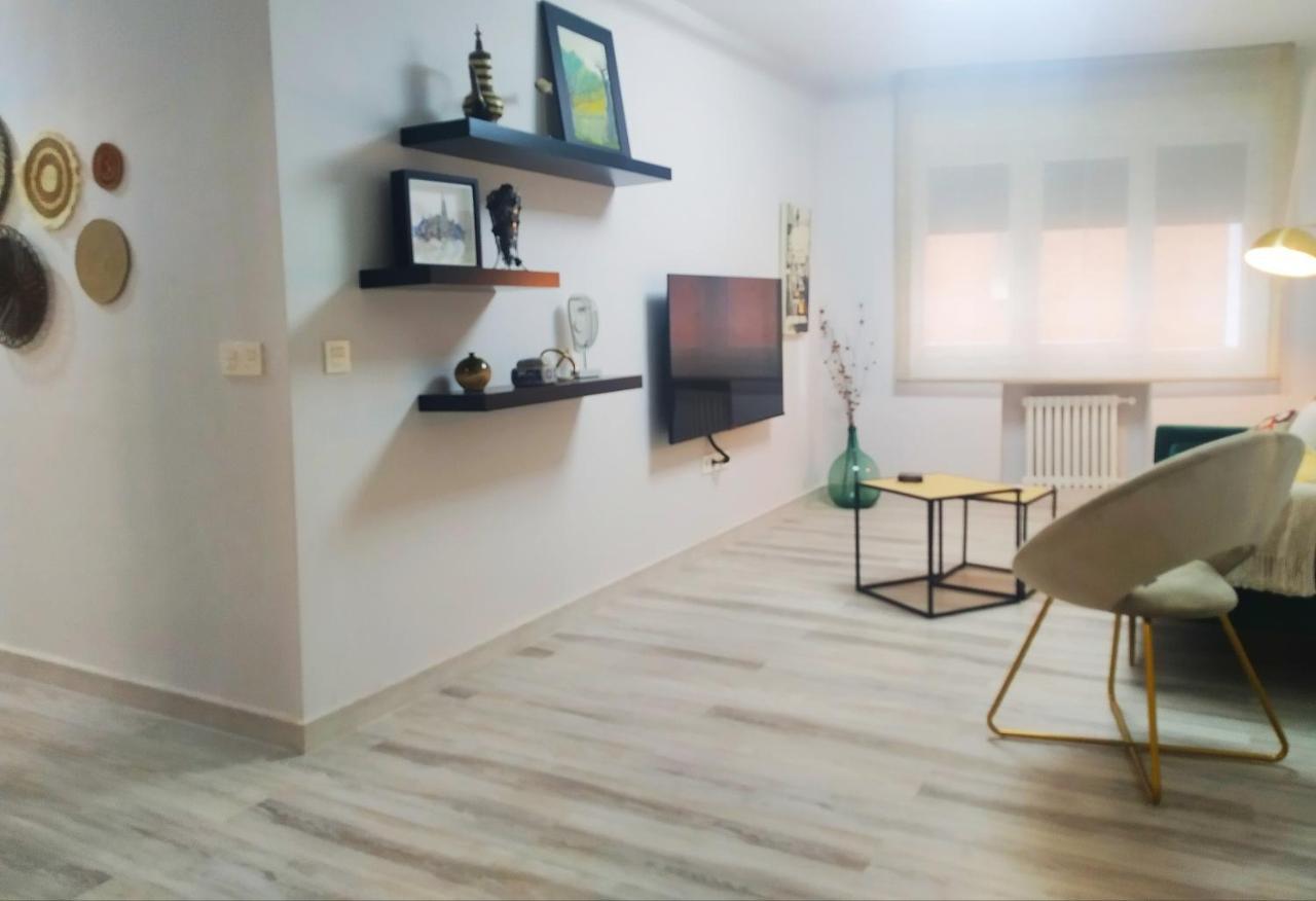 Megano, A Estrenar En La Ruta Vinos. Junto A Estanciones. Apartamento *