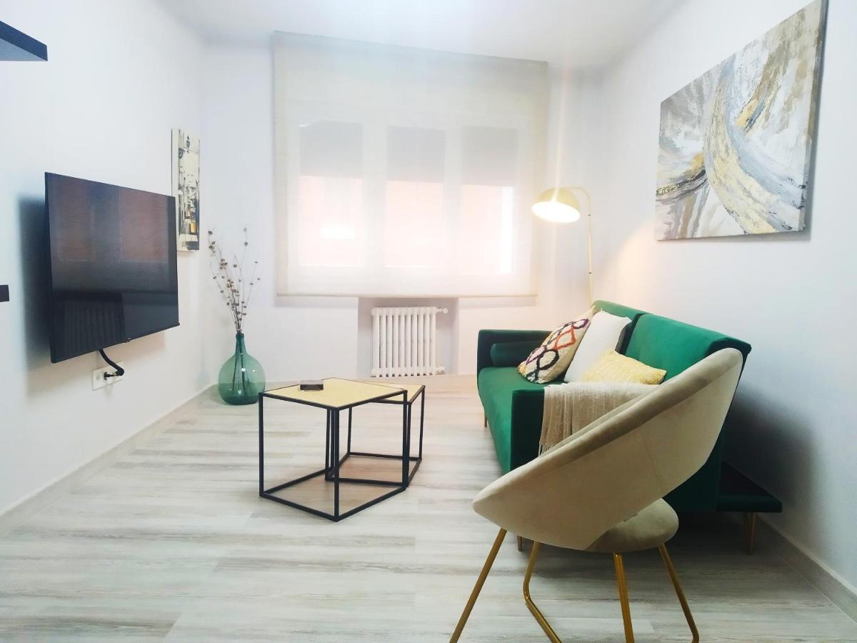 Megano, A Estrenar En La Ruta Vinos. Junto A Estanciones. Apartamento Oviedo